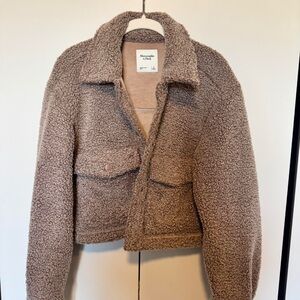 ABERCROMBIE & FITCH TAUPE CAMEL SHERPA BOUCLE JACKET
